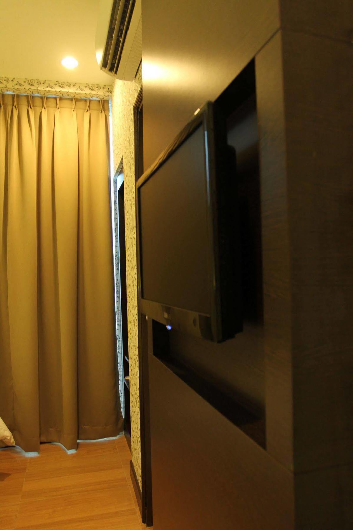Wf Hotel 新山 外观 照片