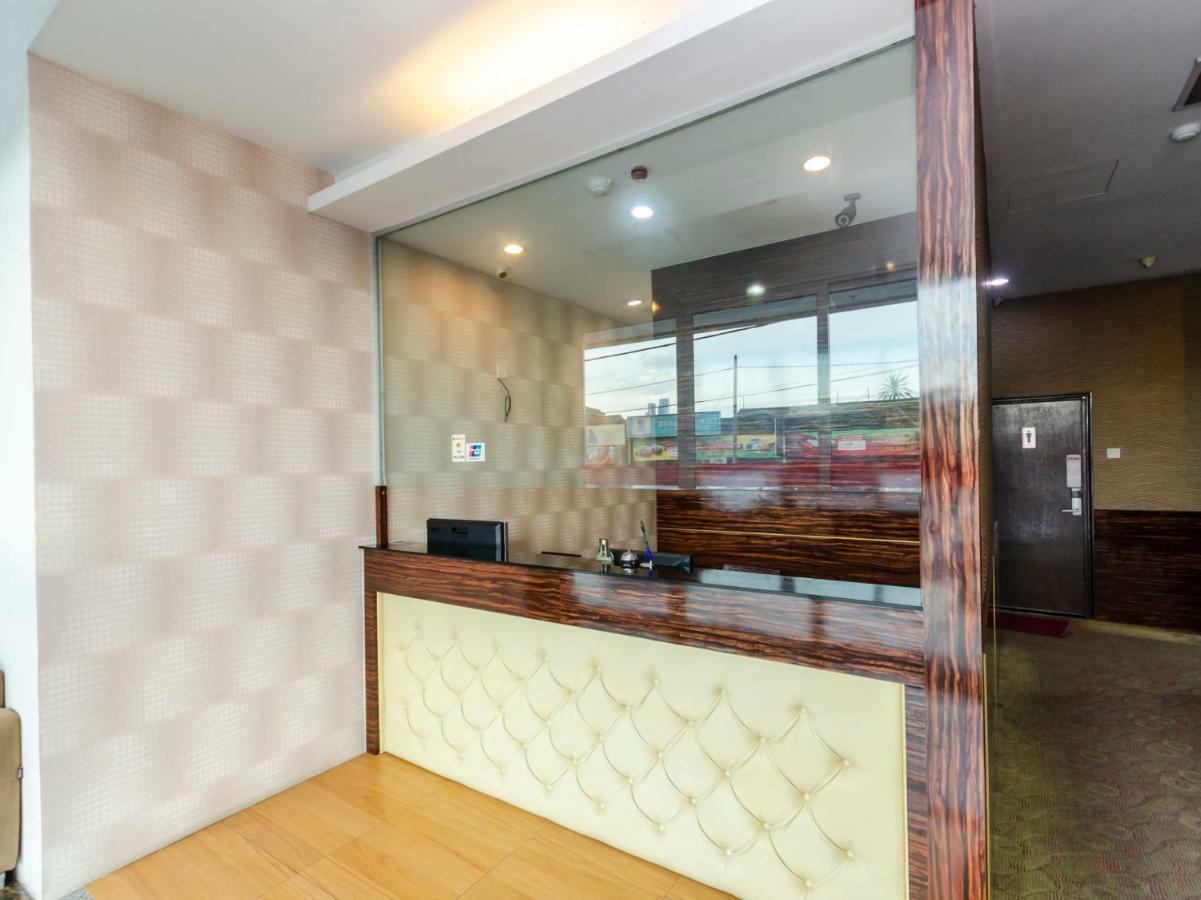Wf Hotel 新山 外观 照片